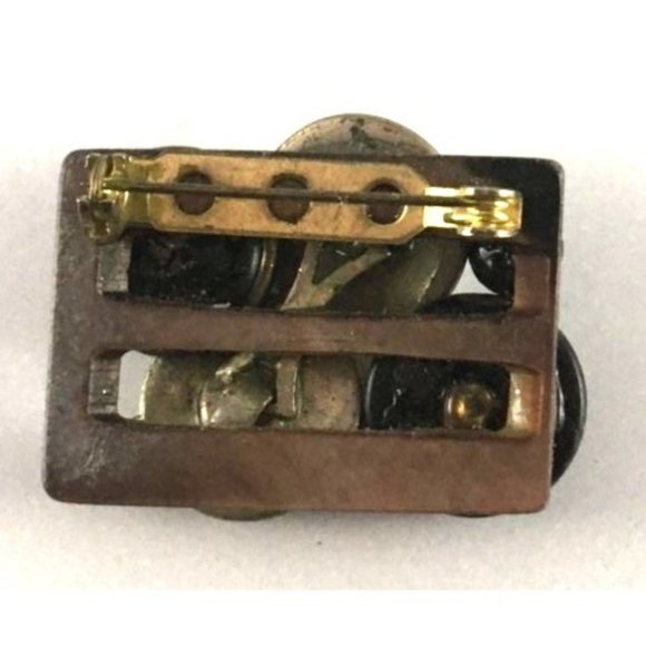 OOAK Brooch Handmade From Vintage Mother of Pearl Buttons and Buckle - Picture 4 of 5